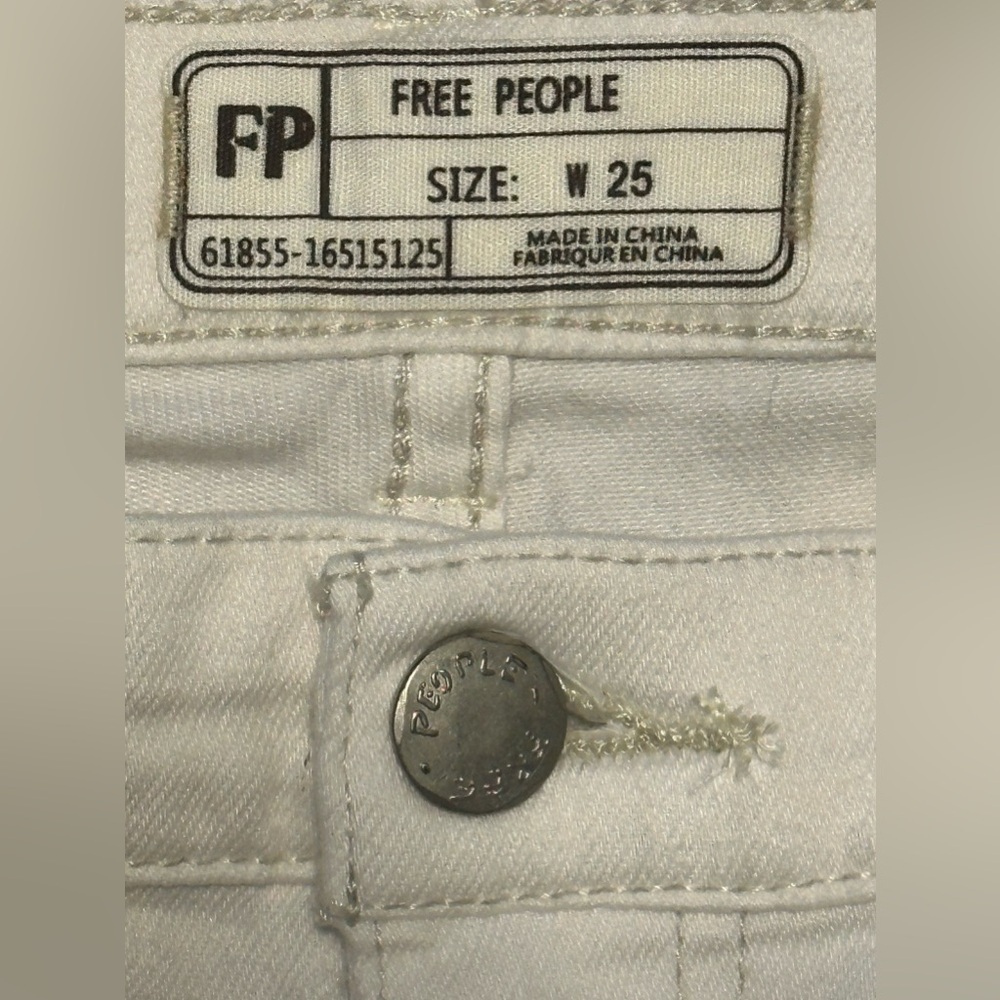 UEC FREE PEOPLE Great Heights Distressed Fringe Frayed Hem White Stretch Sz-25 - Picture 6 of 8